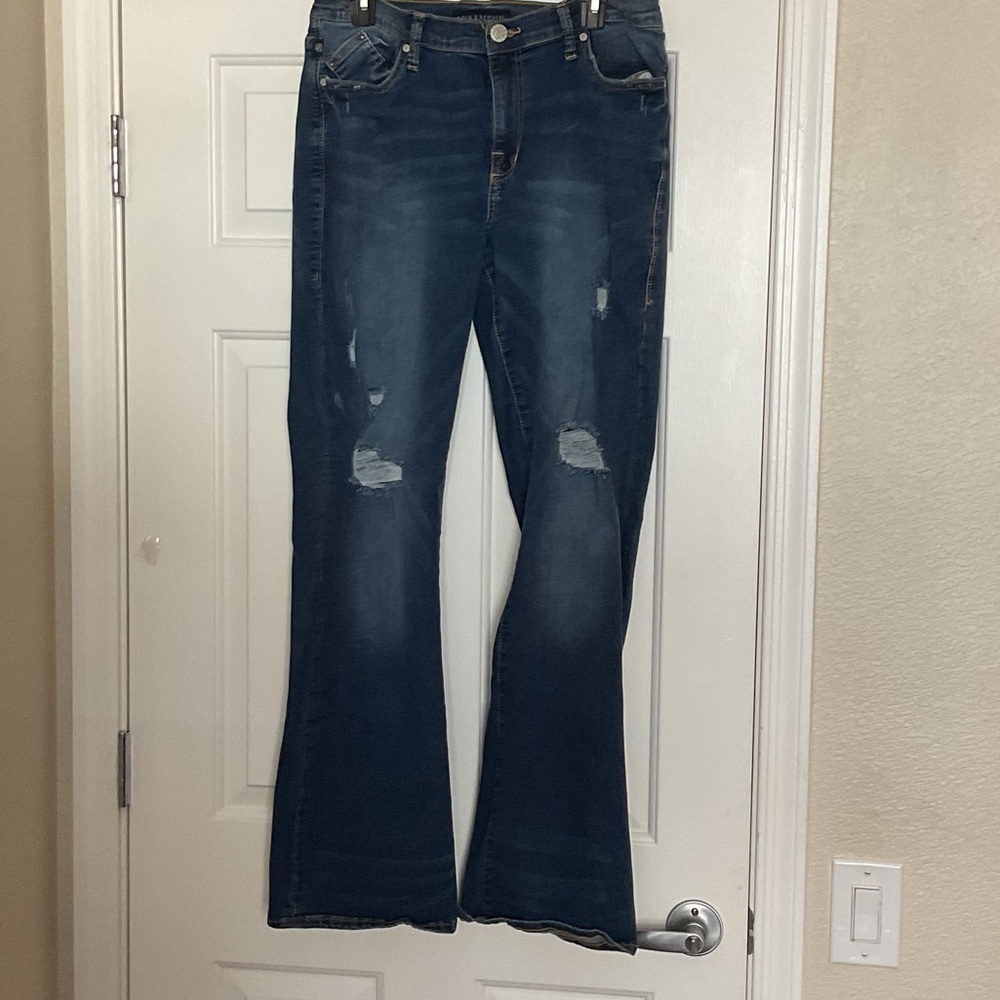 Rock and Republic Women's Distressed Flare Jeans - Dark Blue, size 16